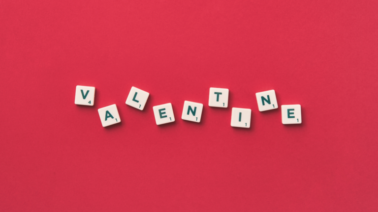 Saint-Valentin : Comment les marques peuvent maximiser leur impact grâce à des stratégies marketing ciblées