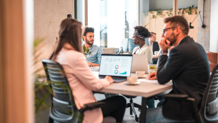 Comment choisir la bonne agence de communication pour votre entreprise : conseils et astuces