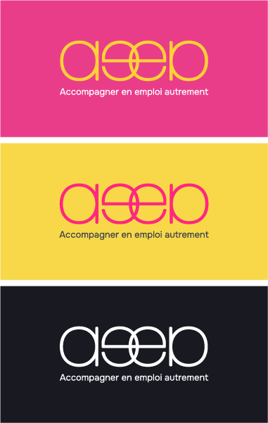 Accompagner en emploi autrement — déclinaisons du logo sur fonds rose, jaune et noir