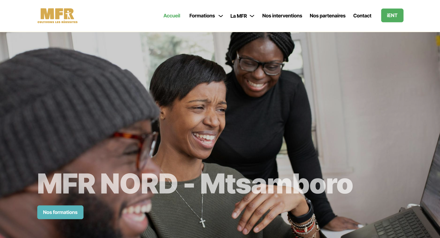 MFR de Mtsamboro — en-tête de la page d'accueil avec photo d'élèves